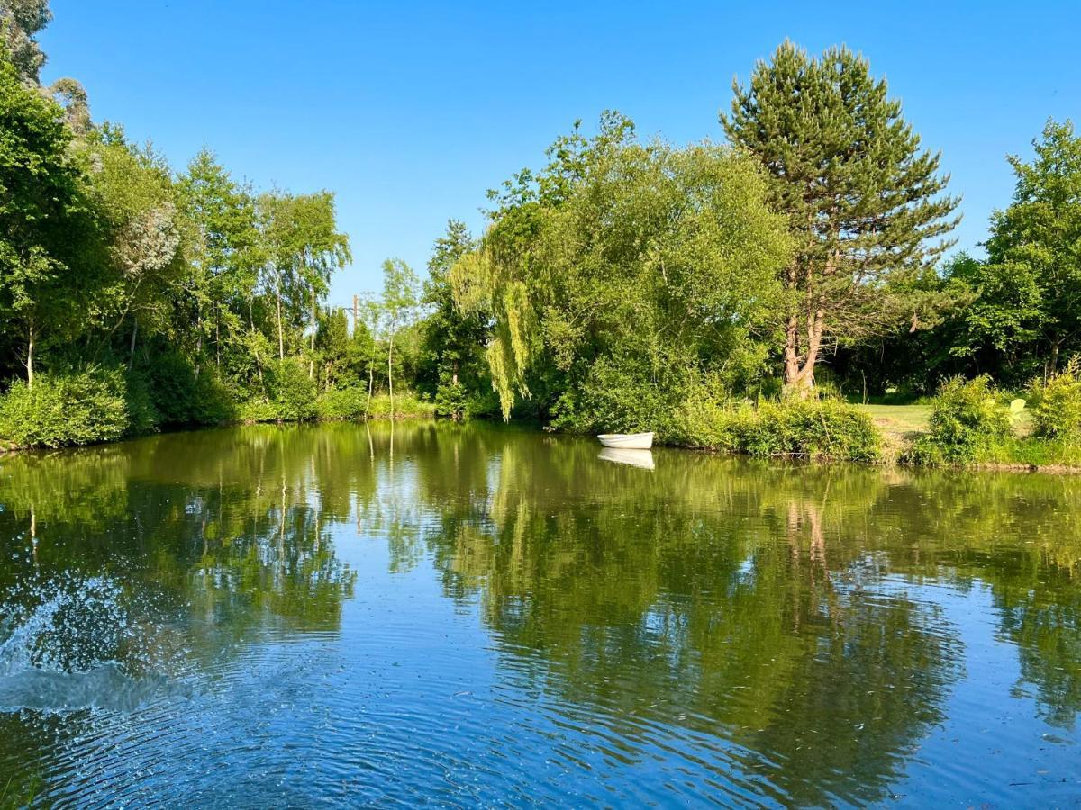 Gite Du Manoir Des Haies Les Champs-Géraux Esterno foto